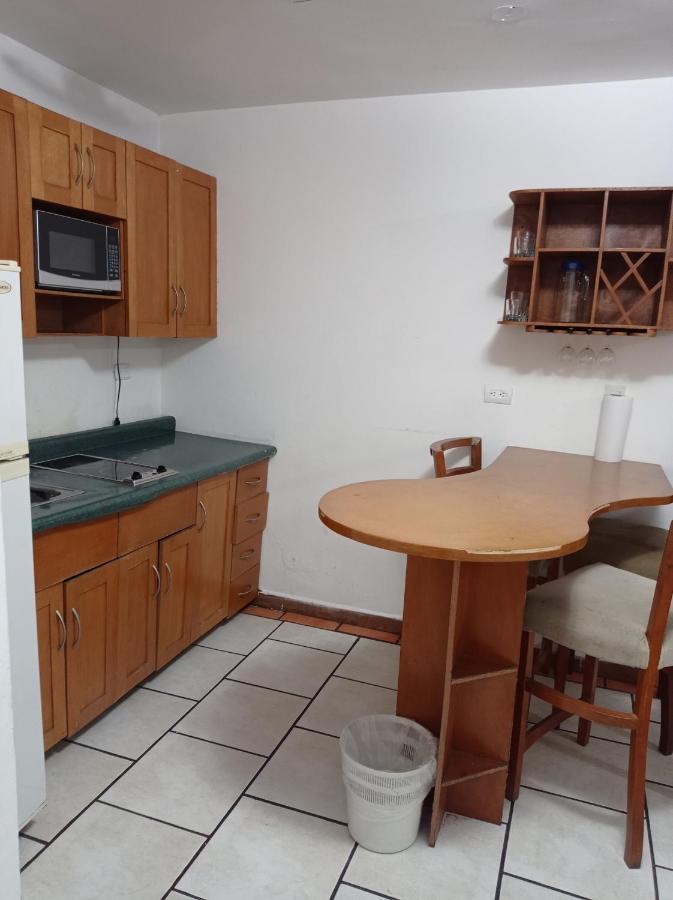 Confort Ejecutivo Suites Lindavista Guadalupe  Eksteriør bilde
