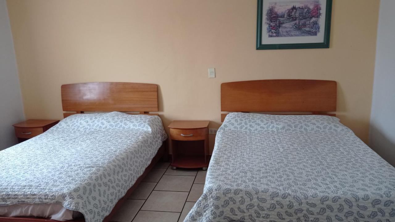 Confort Ejecutivo Suites Lindavista Guadalupe  Eksteriør bilde