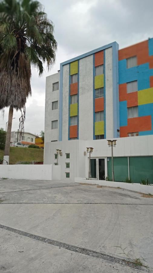 Confort Ejecutivo Suites Lindavista Guadalupe  Eksteriør bilde