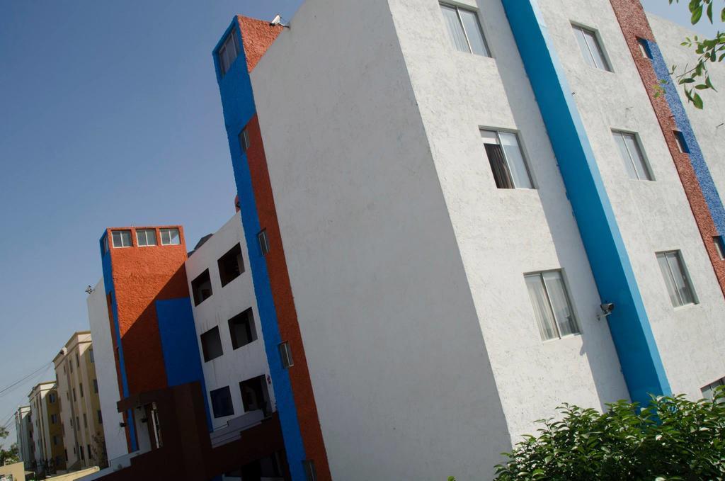 Confort Ejecutivo Suites Lindavista Guadalupe  Eksteriør bilde